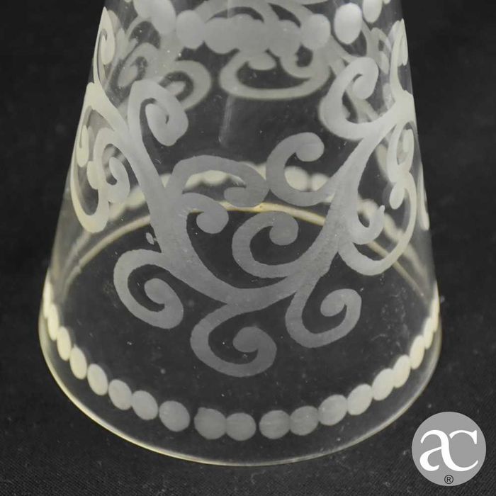 Copo com pires em vidro gravado