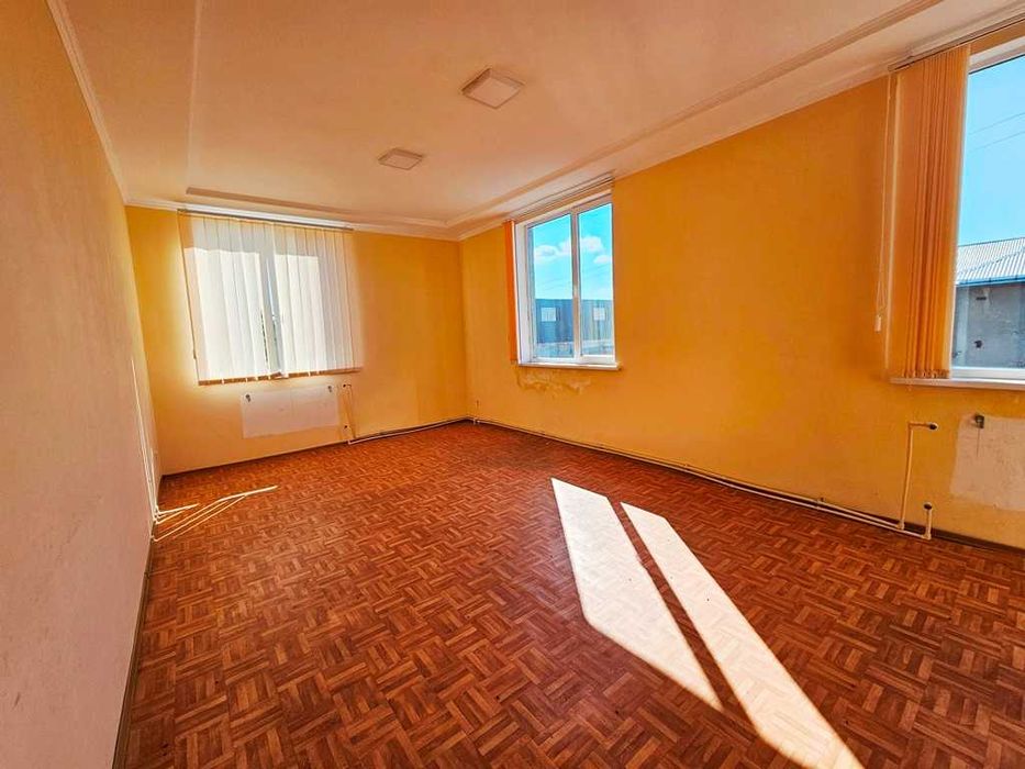 Продається виробничо-офісне приміщення в центральній частині м.Стрий