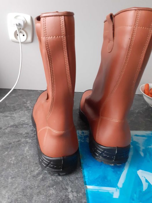 Buty wysokie nowe