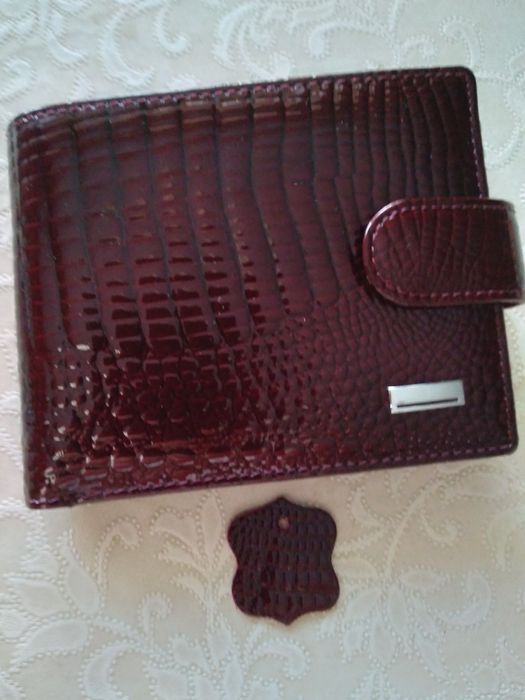 Продам новый кожаный женский кошелек