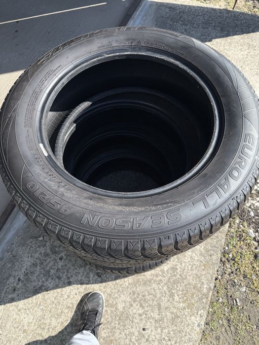 Komplet opon 215/65/R17