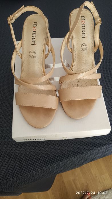 Beżowe sandały na szpilce Mohito rozm 38
