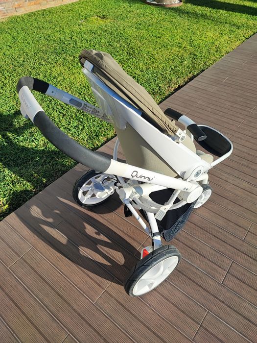 Carrinho de Bebé Quinny