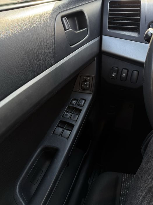 Lancer 10 2011 2.0 автомат / газ