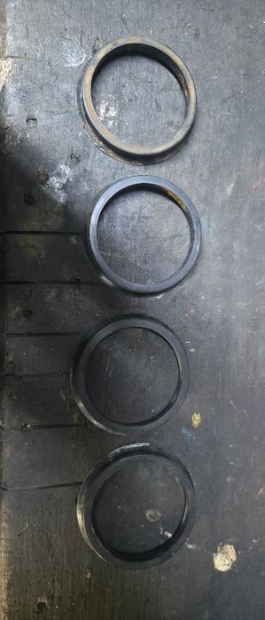 Sprzedam felgi R18 wraz z dystansami 30mm