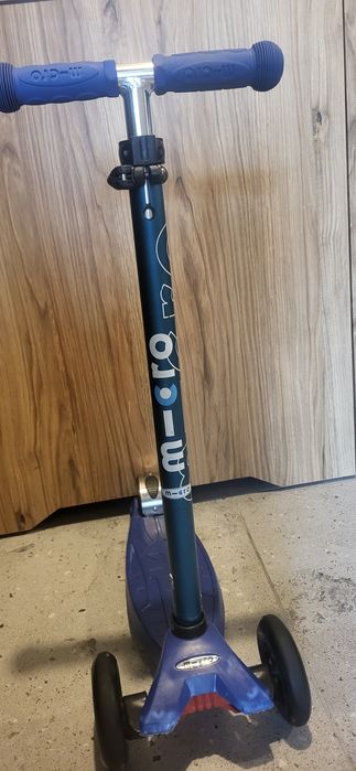 Hulajnoga maxi micro deluxe niebieska