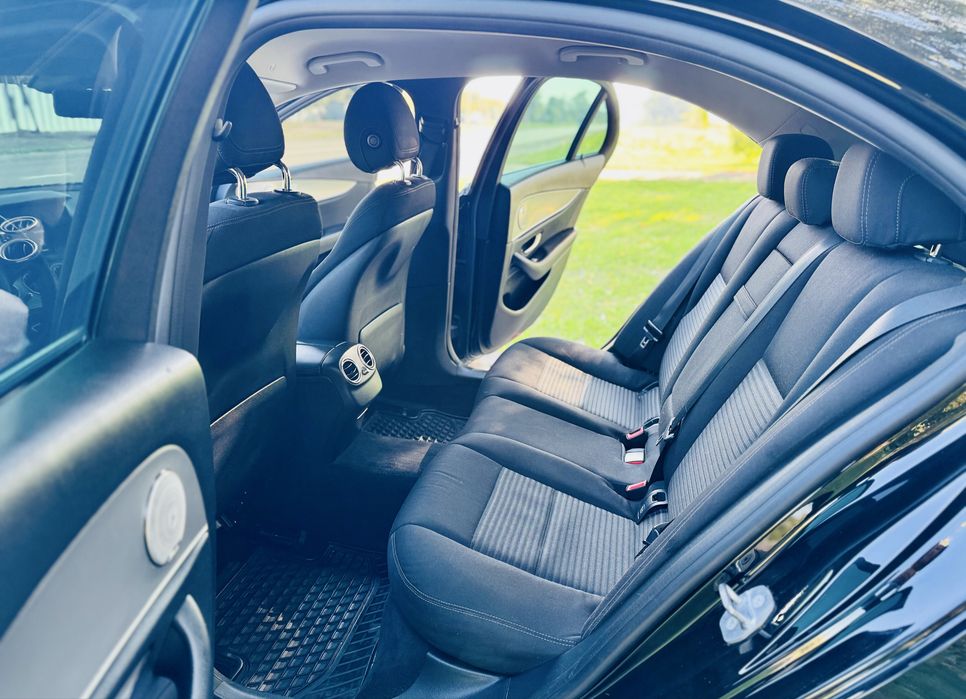 Mercedes-Benz W213 E220d 9G-tronic 2018 Official