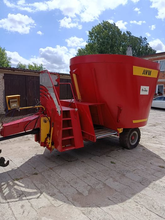Wóz paszowy Paszowóz AVM 10 m³ – 2000 r. – bardzo dobry stan