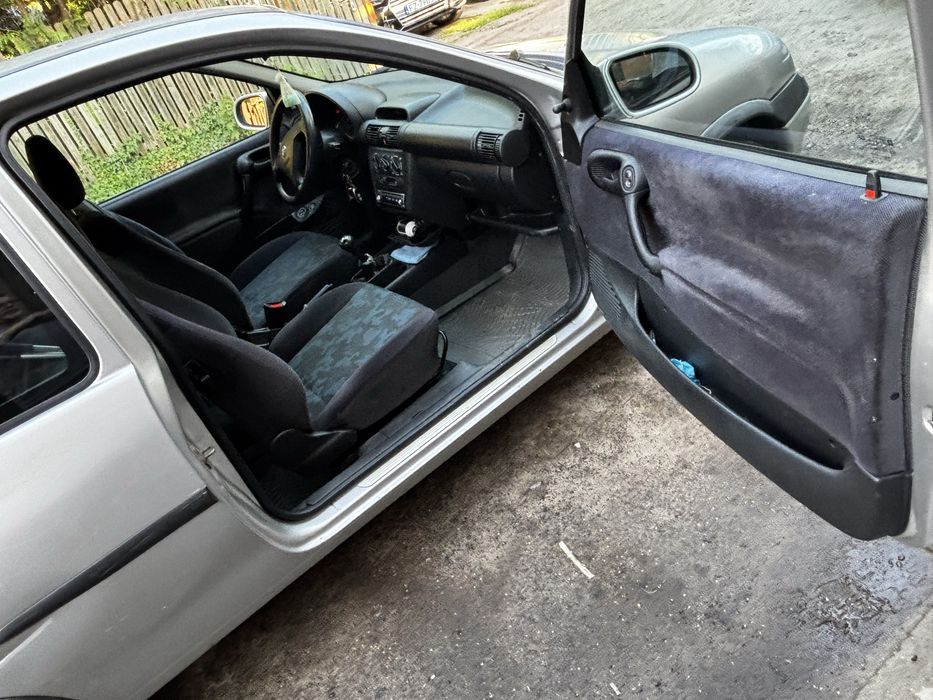 Opel Corsa 1,2l . 2000r