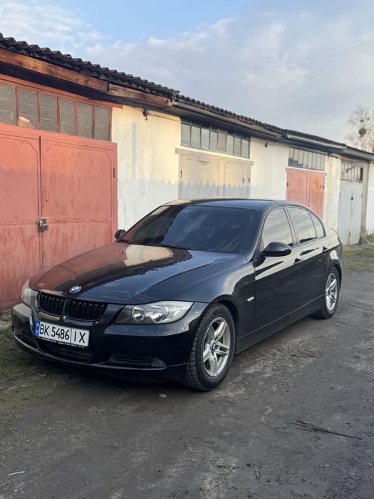 Продам БМВ Е90 седан