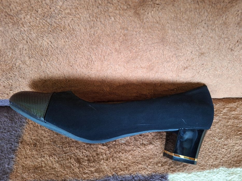 Damskie czarne czółenka