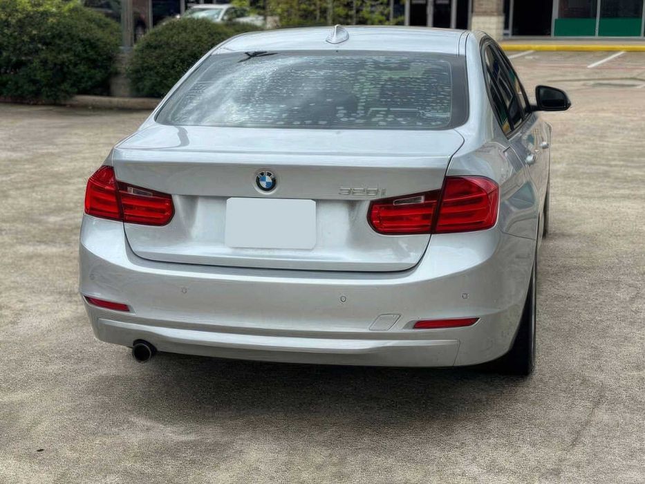 BMW 3 Series 320i      2014
