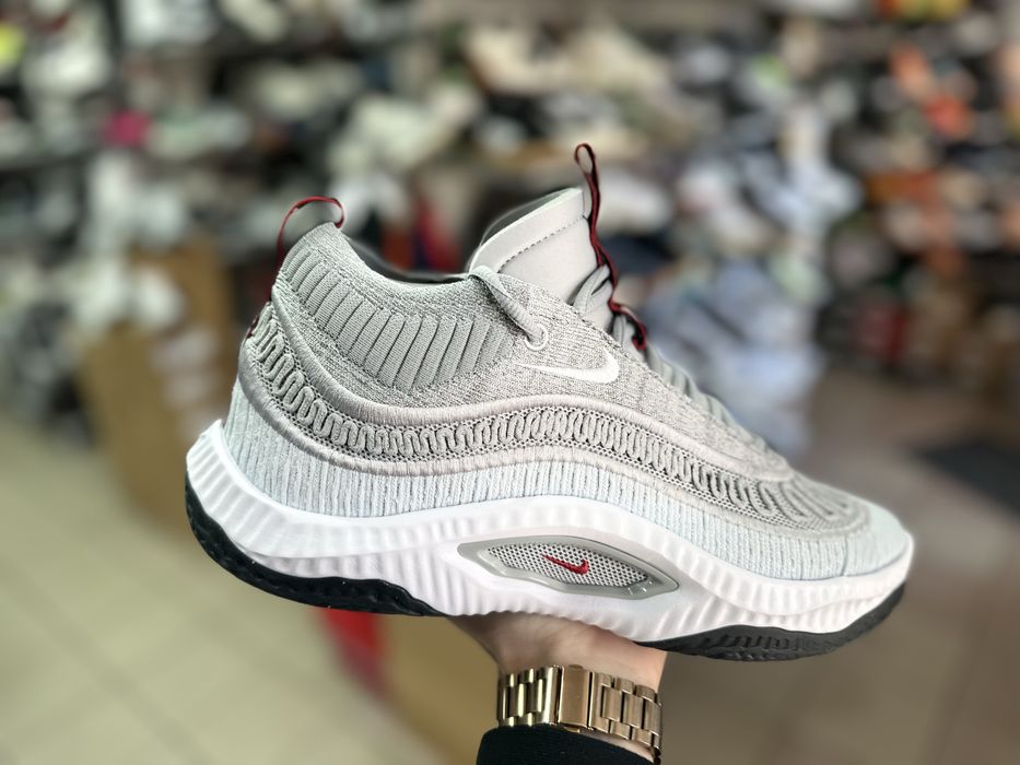 кросівки Nike Cosmic Unity 3 ( РОЗМІР 43 )
