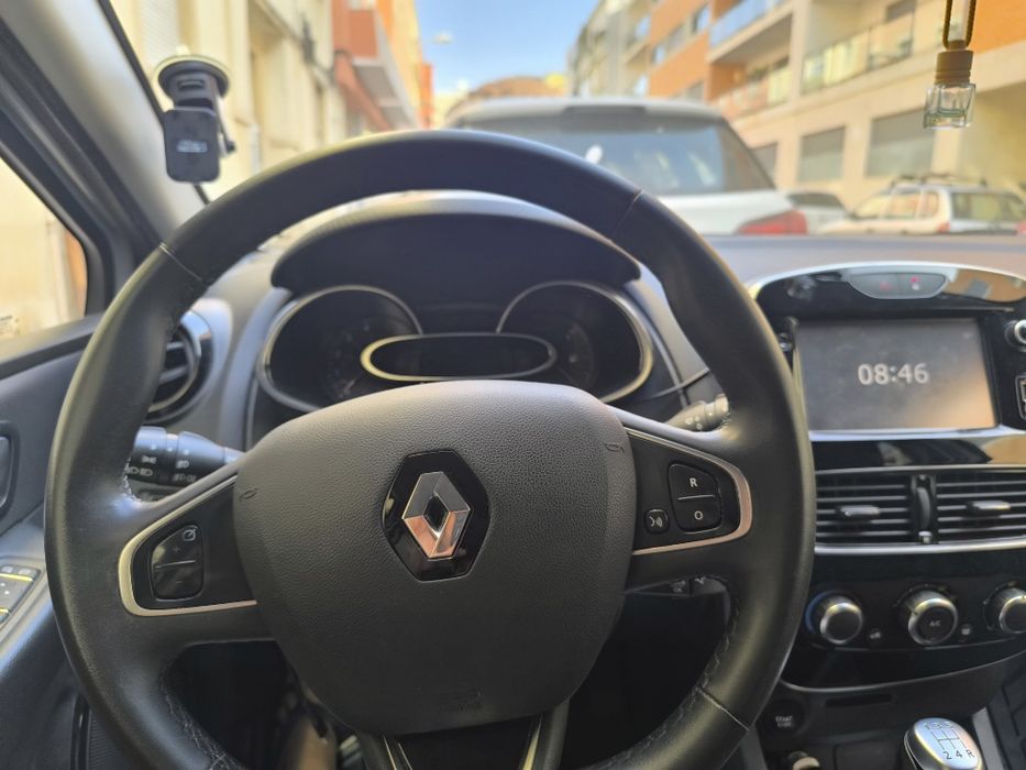 Renault Clio Sport Tourer 1.5 dCi Limited – Económica, Fiável e Muito Estimada