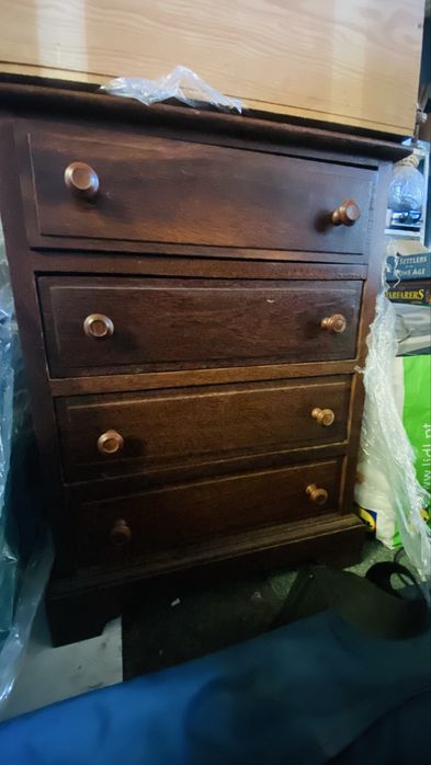 Armarios com gavetas