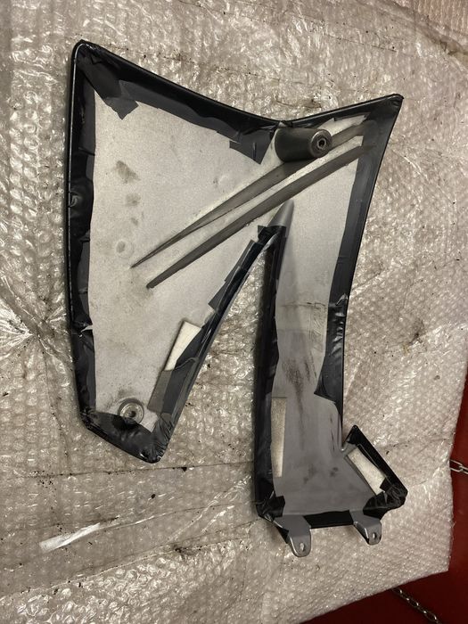 KTM LC4 640 boczek owiewka C272