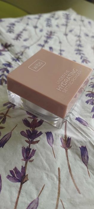 WIBO puder pod oczy hydrating setting powder. Z kolagenem