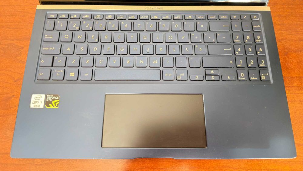 Asus ZenBook UX534FTC|15.6"FulHD|i7-10510u|16G Ram|Ssd 1Tb|GTX1650 4Gb