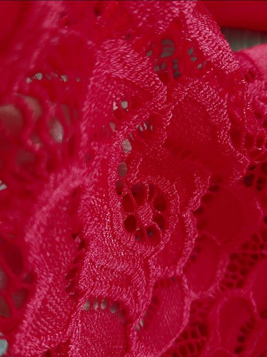 Elegancka czerwona bluzka koronka Święta