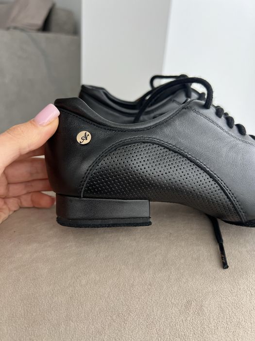 Нові шкіряні туфлі для злопчика 23 см ( 36 розмір) натуральна шкіра