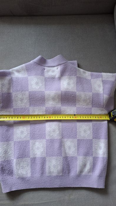 Fioletowy sweter reserved w rozmiarze 140.