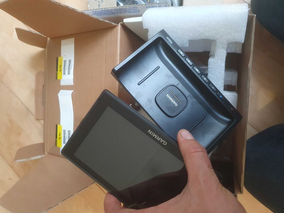 Auto Radio GARMIN com Sistema Navegação NOVO!