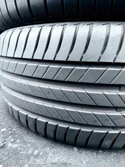 225 40 18 Bridgestone Turanza T005 90% Шини Літо