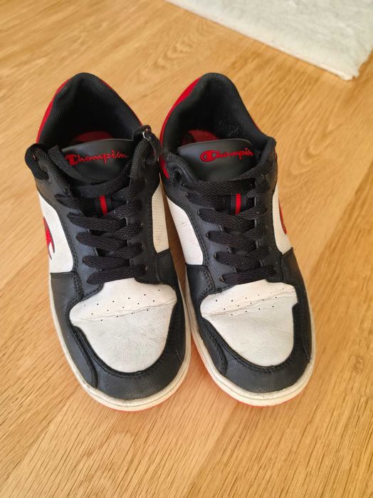Buty młodzieżowe sneakersy Champion czarno-biało-czerwone r. 37.5