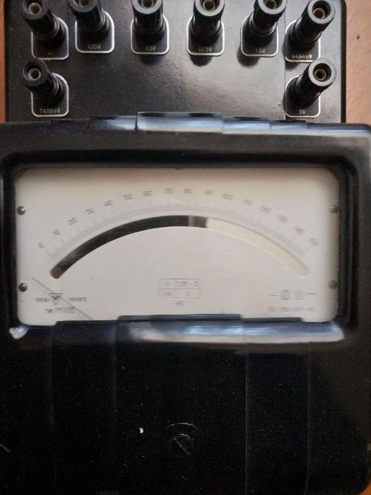 Милливольтметр М-105