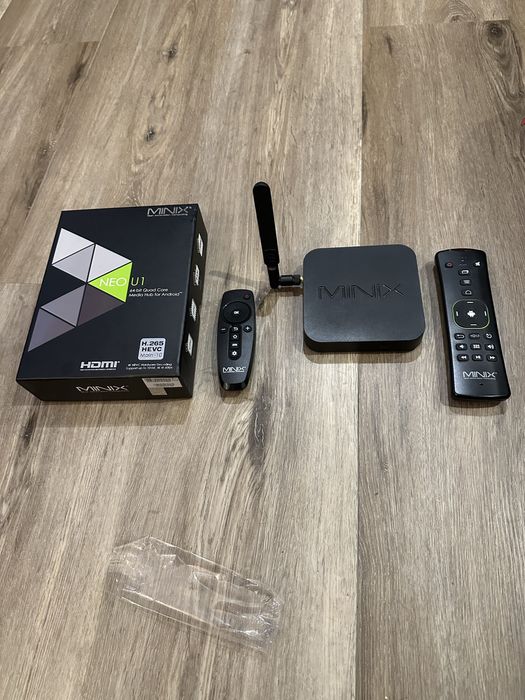 Minix Neo U1 com Comando Querty