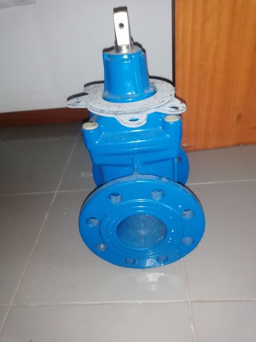 Válvula de Cunha elástica AVK, diam. 80mm, PN 16, incluindo vedantes.