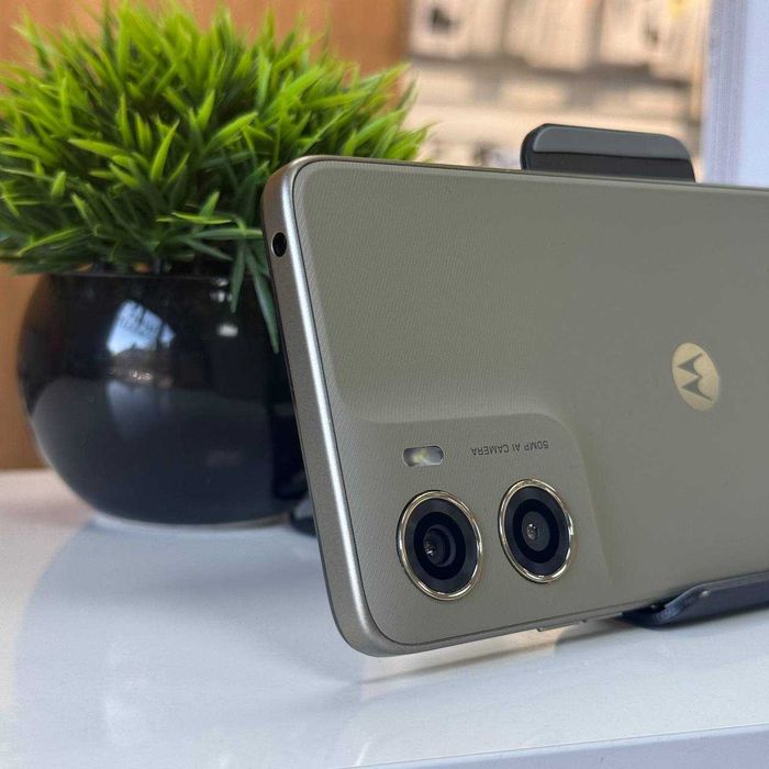 НОВИЙ Смартфон Motorola Moto G06 Power 4/256GB NFC 7000mA Laurel Oak