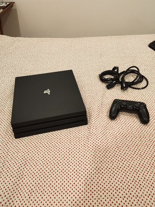 PS4 PRO 1Tb + Kit volante e pedais de simulador + jogos