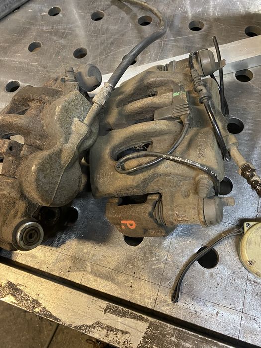 Zaciski hamulcowe + jarzma vito 447