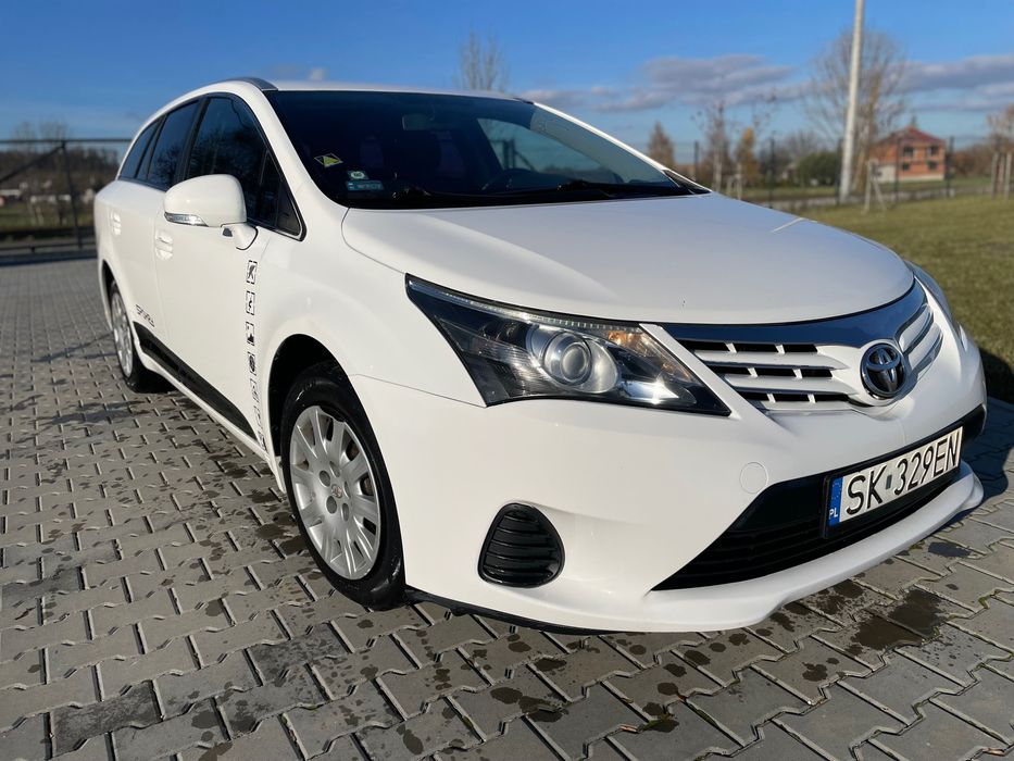 Toyota Avensis 2.0 d Salon Polska