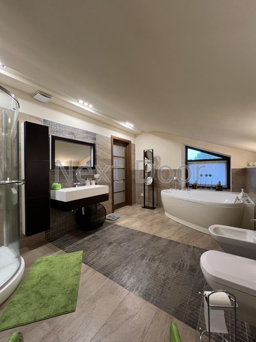 Здам будинок на дамбі київського моря