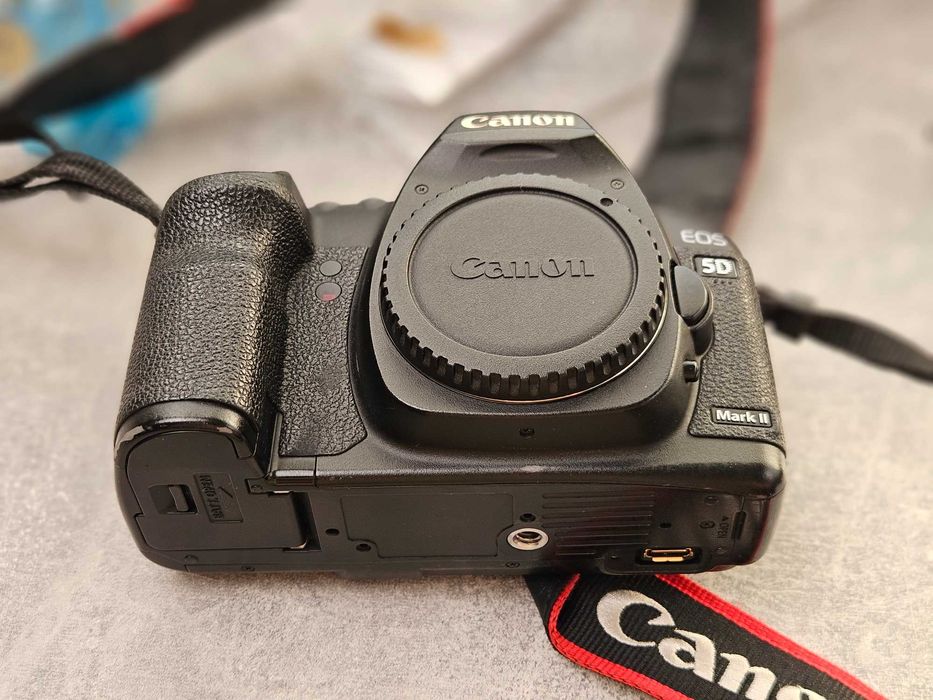 Canon EOS 5D Mark II (Body) — Повний кадр. Картка та Акум в Подарунок