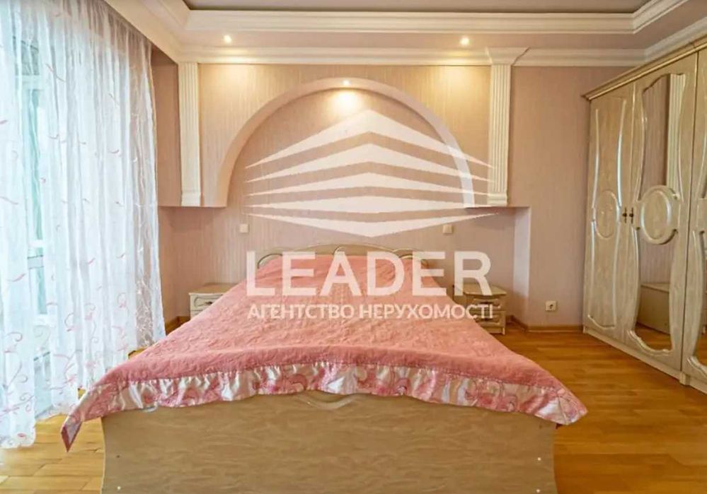 Сдам в оренду Будинок -Два поверхи.Своя територія ,сад.Паковка 5 авто.