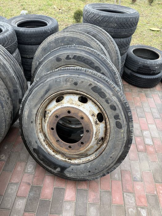 Шини з дисками 255/70р22.5 на Зіл Паз