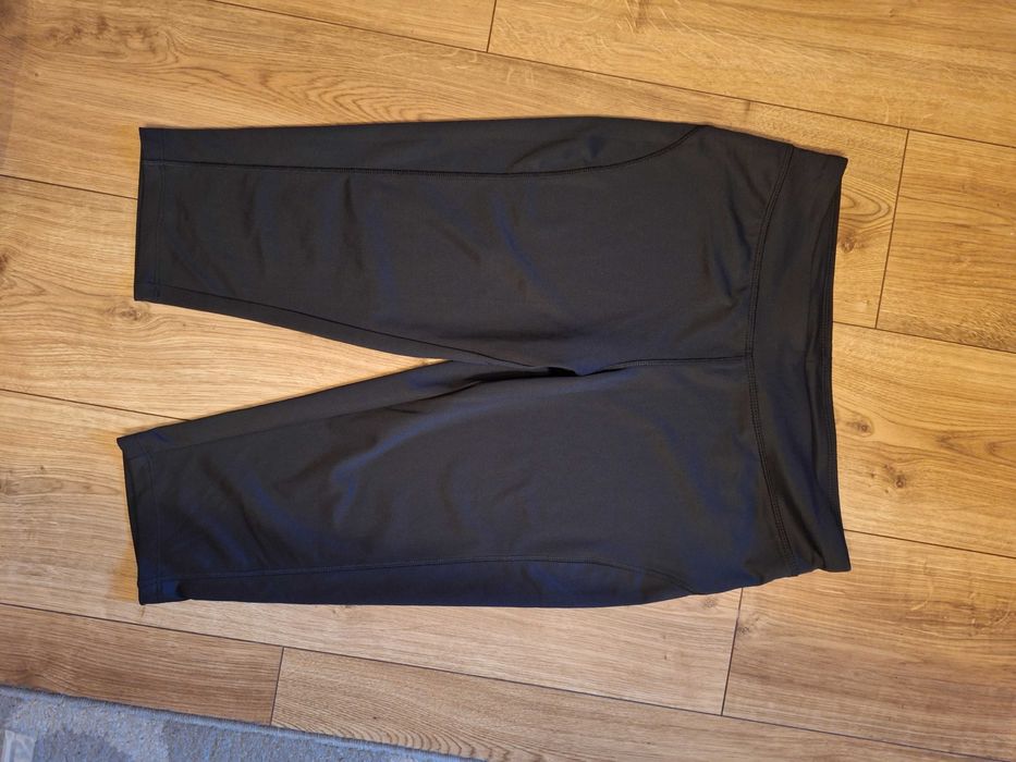 Spodnie sportowe legginsy krótkie roz 40/42
