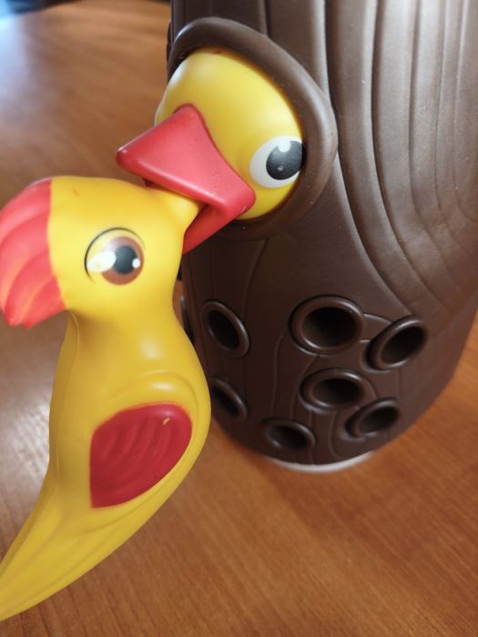 Гра погодуй пташку