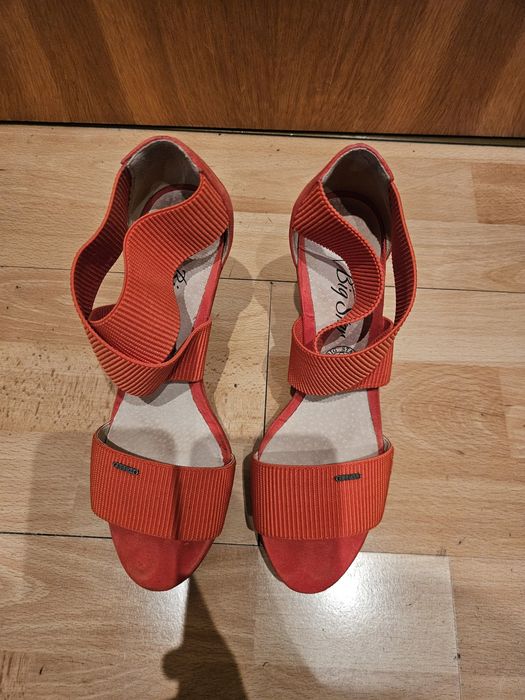 Sandały damskie na koturnie roz. 37