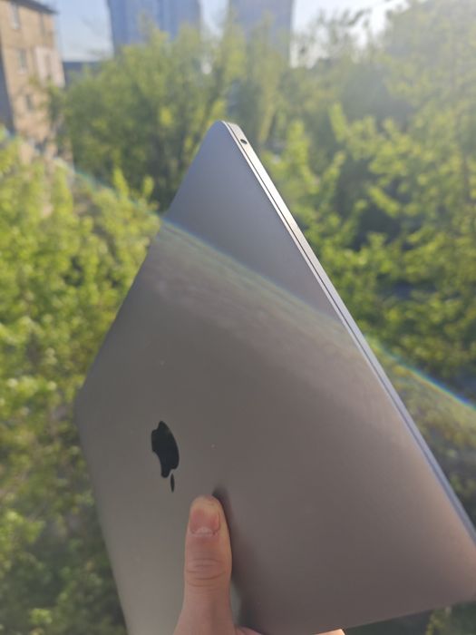 Macbook air m1 8/256gb
