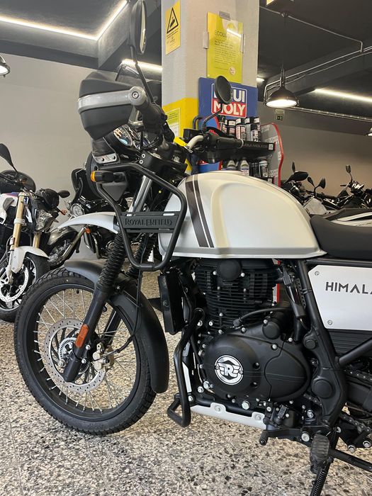 Royal Enfield Himalayan 411  de 2023 em estado "Novo" (738 Kms)