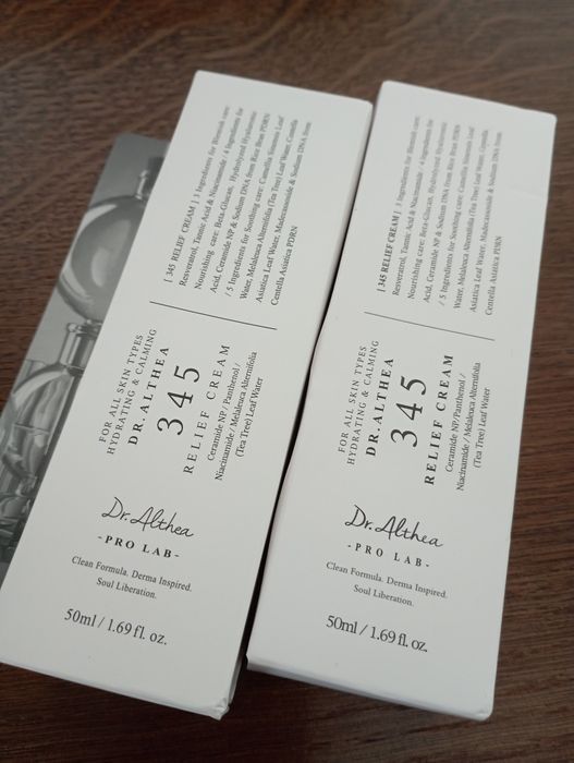 Бар'єрний крем Dr.Althea 147 Barrier Cream 50mk та Відновлювальний крем з рератролом
Dr. Althea - 345 Relief Cream