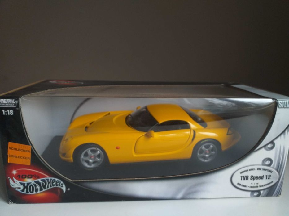 модель 1.18  hot wheels