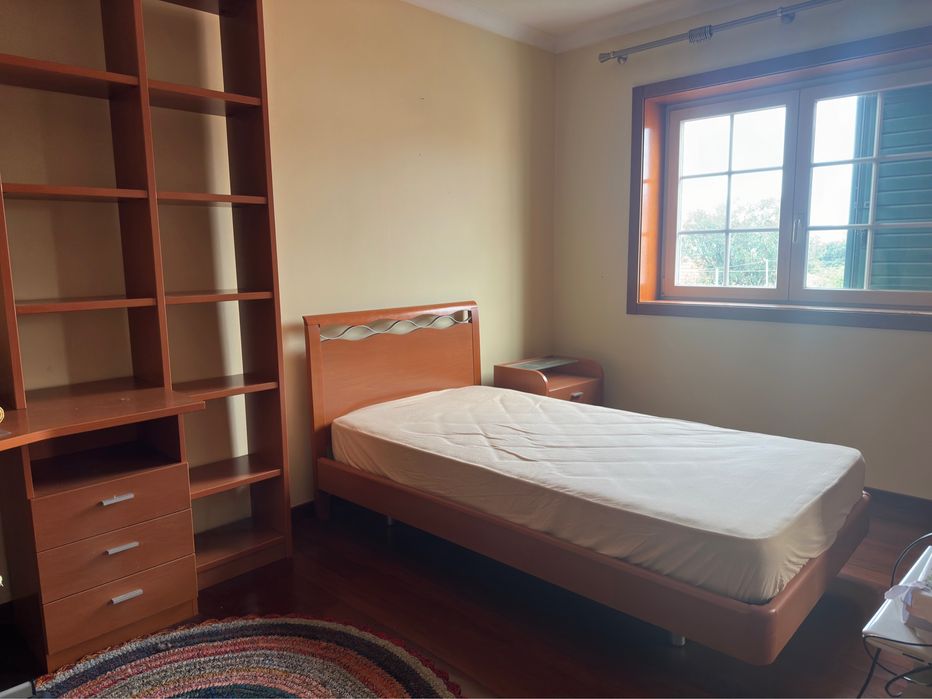 Mobília de quarto jovem em cerejeira