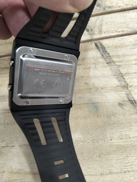 Synoke relógio digital