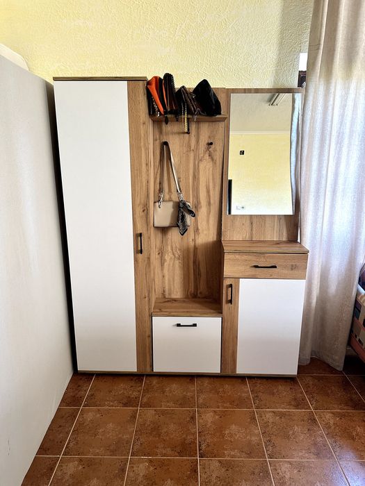 Móvel de entrada com espelho e arrumação – como novo