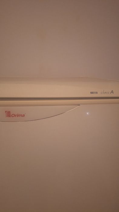 Frigorífico Orima em bom estado de conservação e a funcionar perfeitamente.